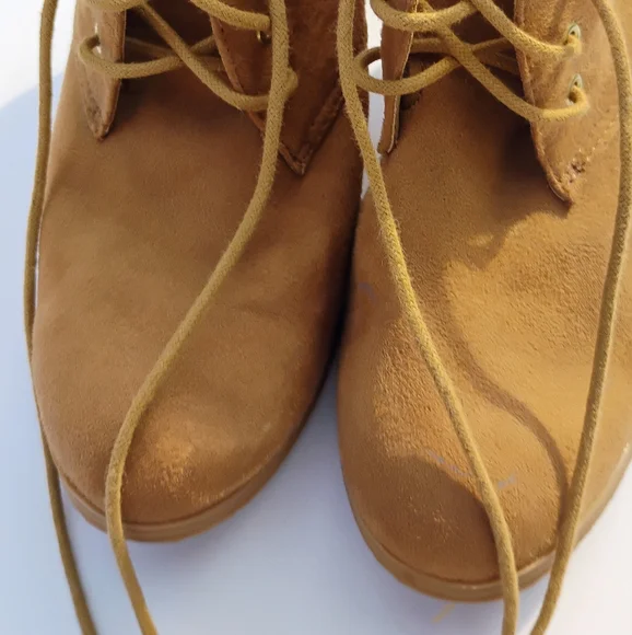 Wedge MERONA Ankle Boots Women's Sz 9 Lace Up 3.5" Heels Tan Faux Leather - Picture 11 of 14